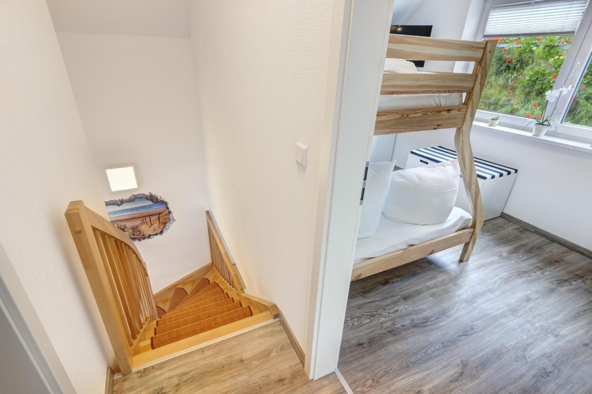 Haus Strandkoerv Mit Fass-Sauna Loddin Exterior foto