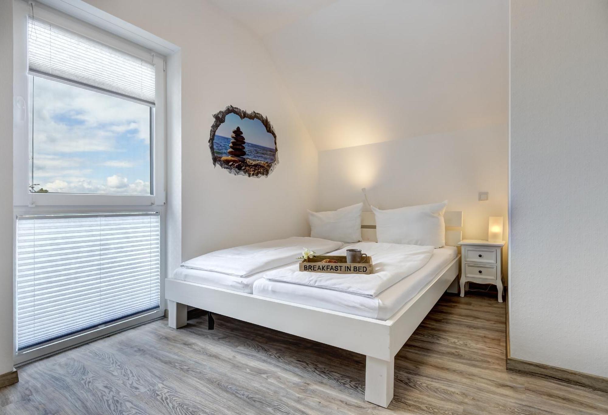 Haus Strandkoerv Mit Fass-Sauna Loddin Exterior foto